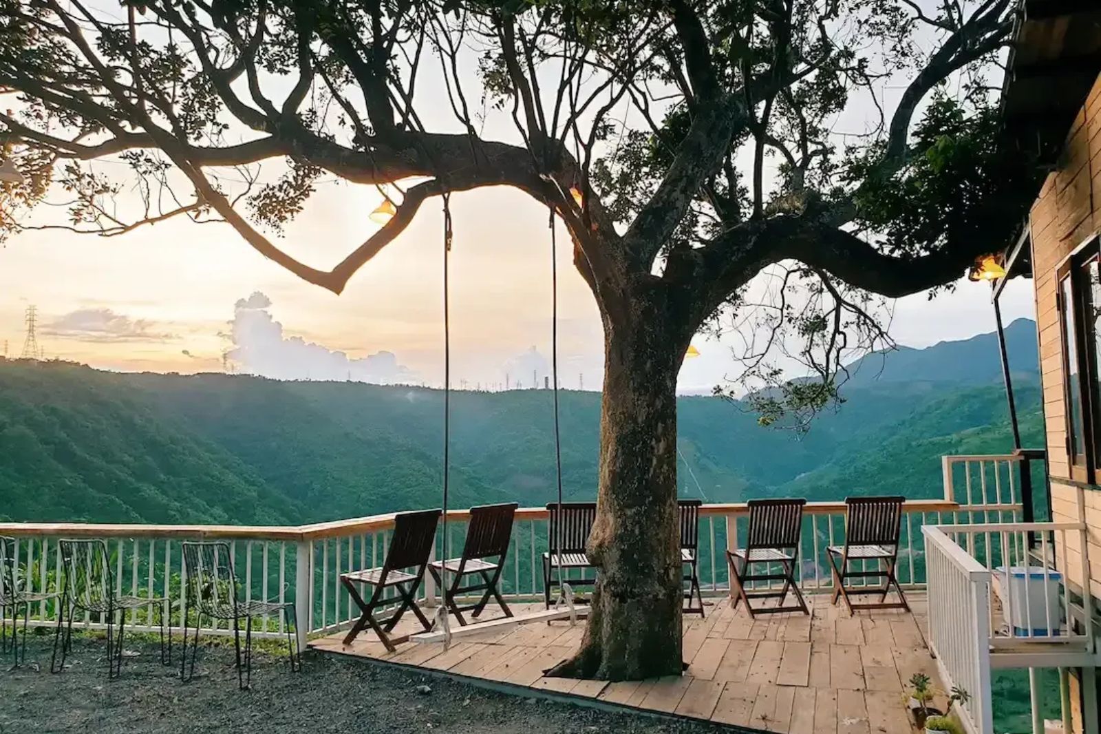 Vén Màn Mây - Săn Bình Minh Với Khe Sanh Coffee