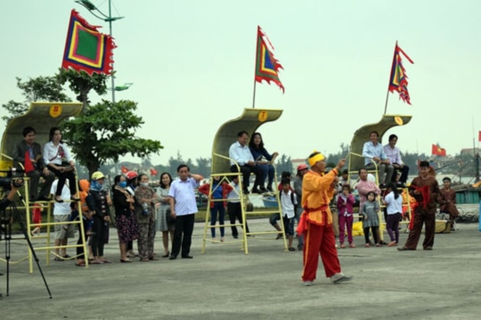 Anh hiệu là người dẫn dắt trò chơi 
