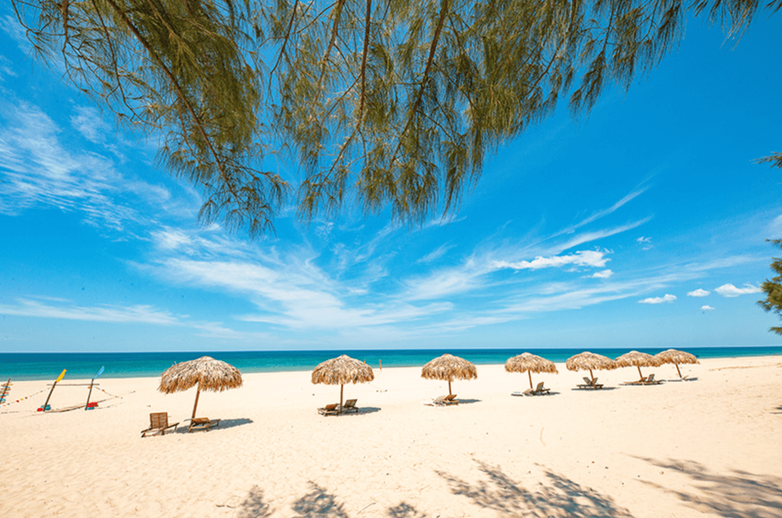 Bãi biển Bảo Ninh nằm ở phía Đông Nam của thành phố Đồng Hới