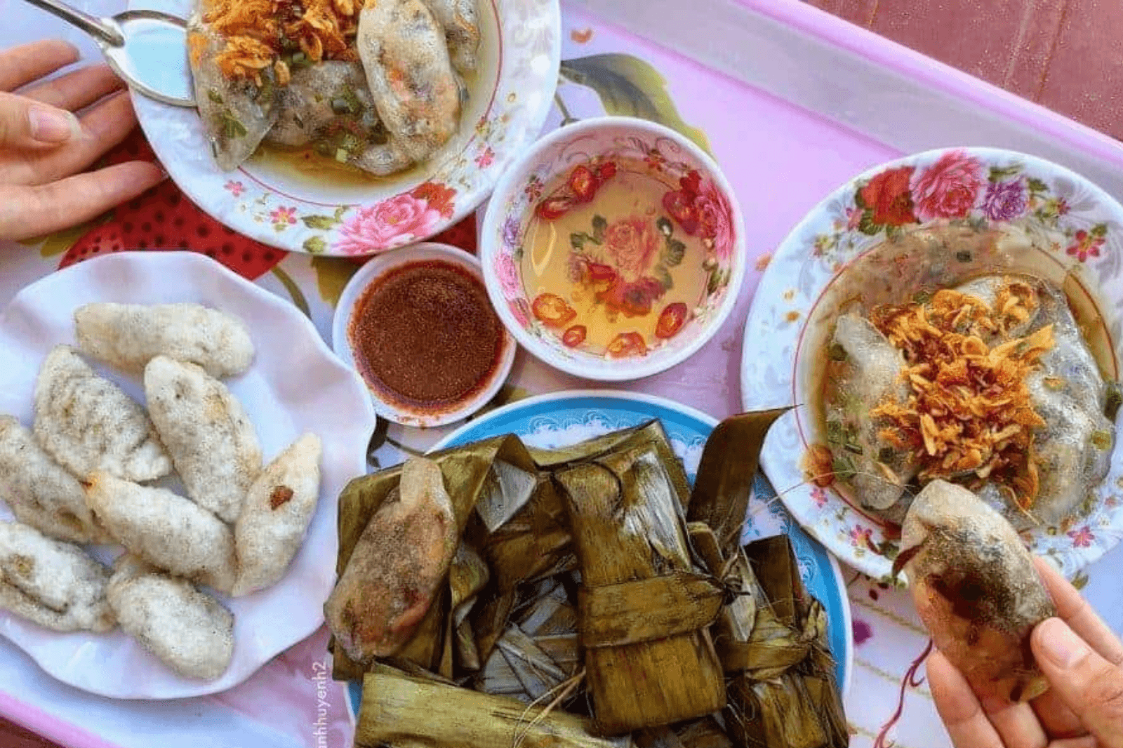 Bánh-lọc-Mệ-Xuân-chỉ-có-thổ-địa-sành-ăn-mới-mách-cho-bạn