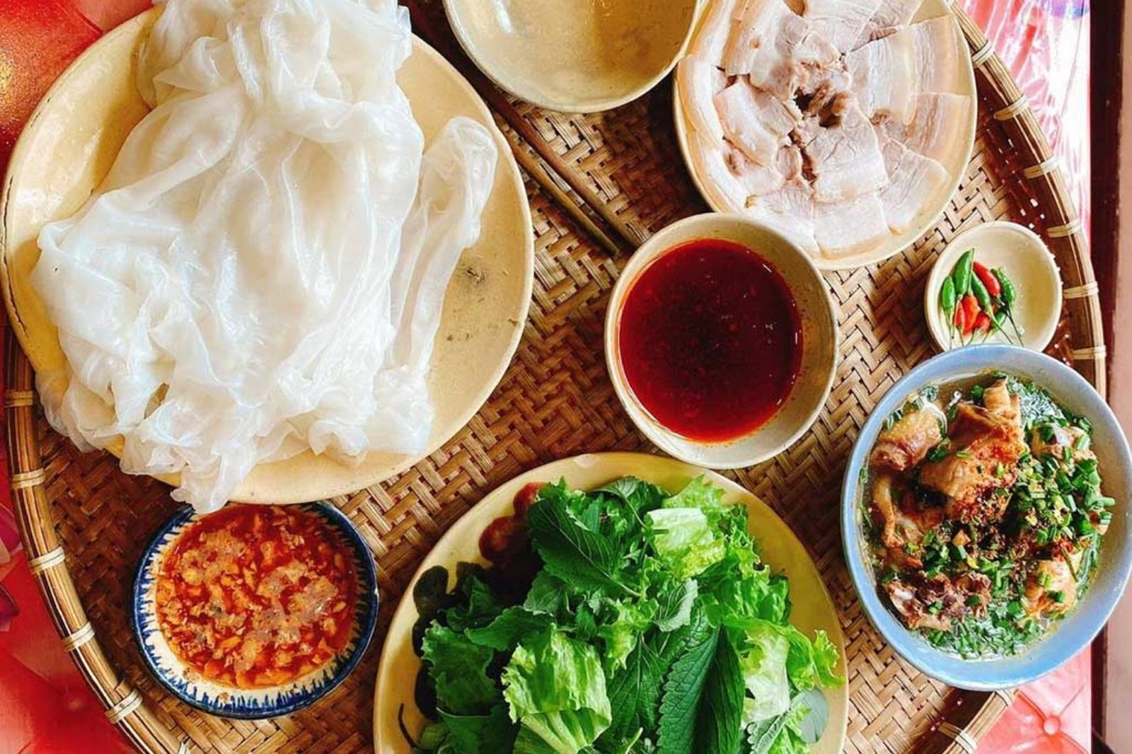 Bánh ướt thịt heo, đặc sản Quảng Trị