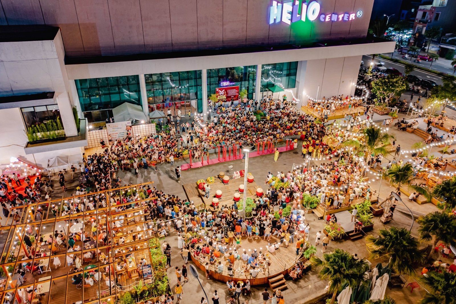 Bầu không khí sôi động tại thiên đường Helio Center