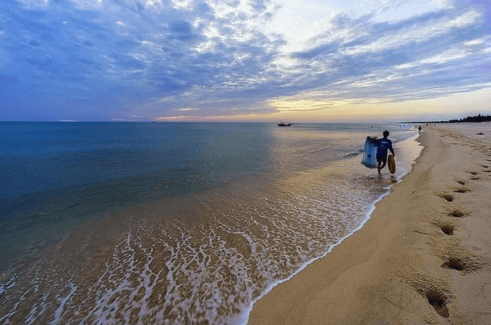 Biển Quang Phú vẫn giữ nguyên vẻ đẹp nguyên sơ ban đầu