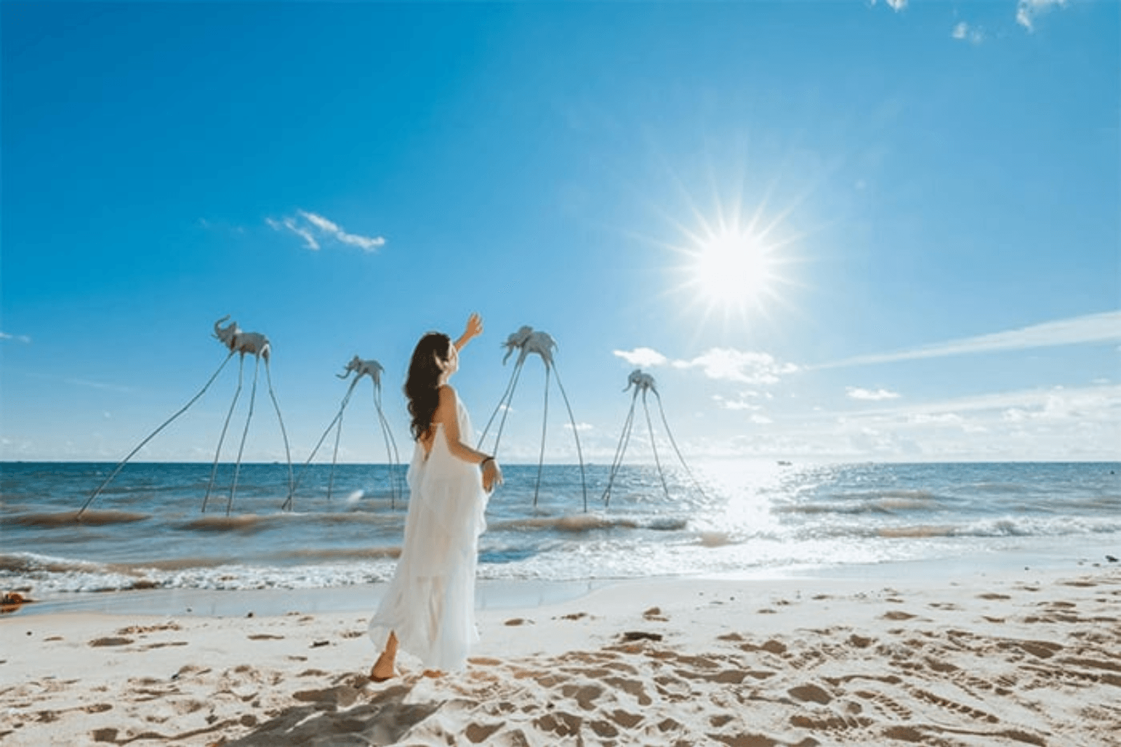 Biển-xanh-cát-trắng-ở-Phú-Quốc-vào-mùa-hè