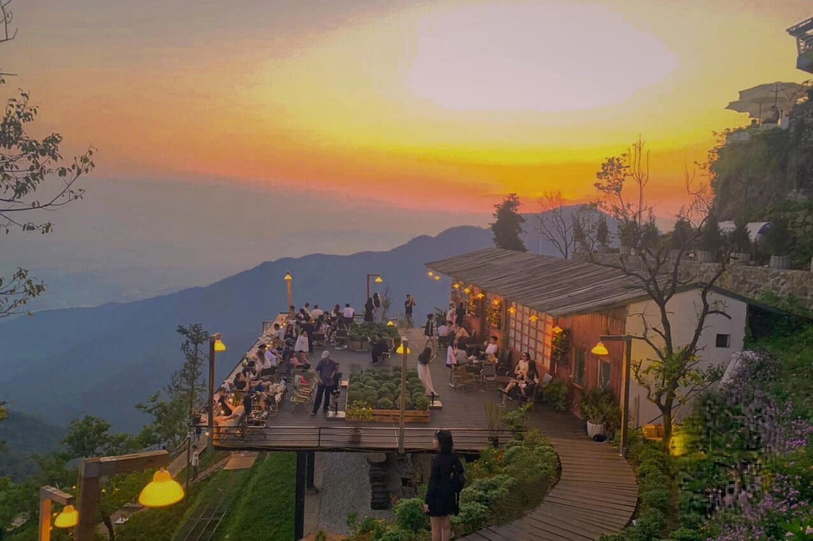 Bình minh trên đỉnh Cu Vơ