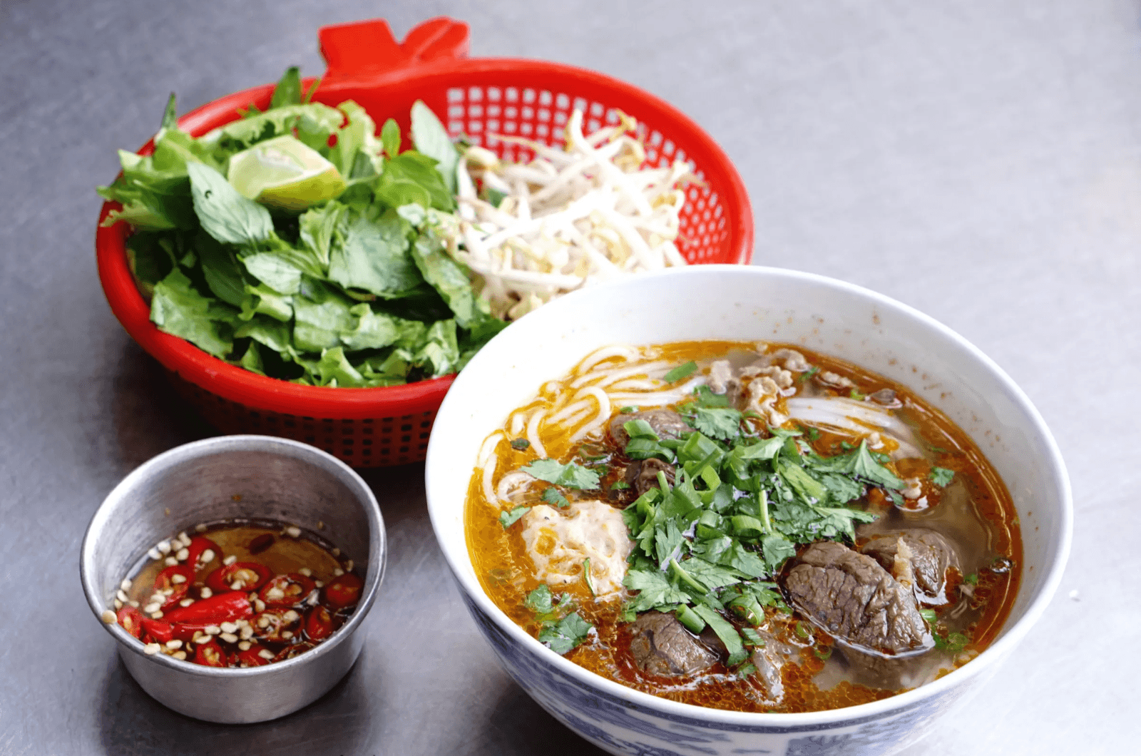 Bún bò Huế Đồng Hới vẫn là món ăn được ưa chuộng