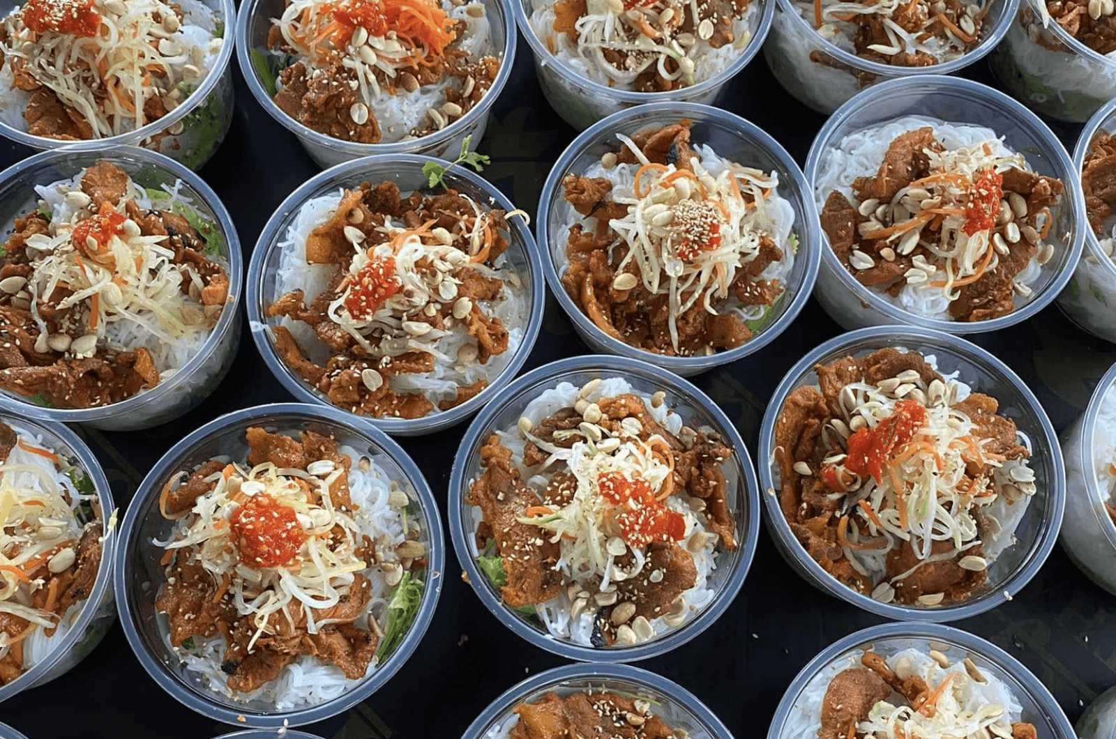 Bún thịt nướng Ly LY