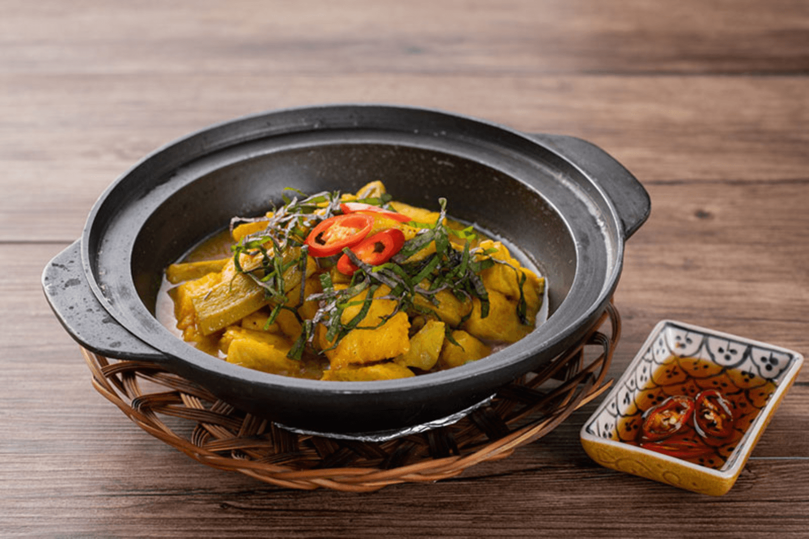 Cá chình om chuối đậu 