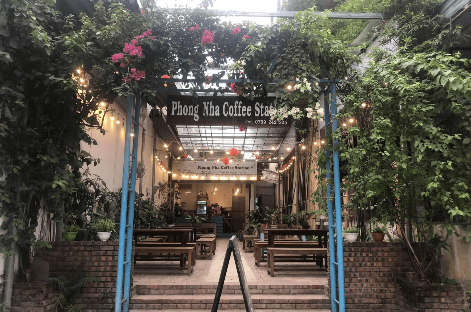 Cà phê thư giãn với không gian mở tại Phong Nha Coffee Station
