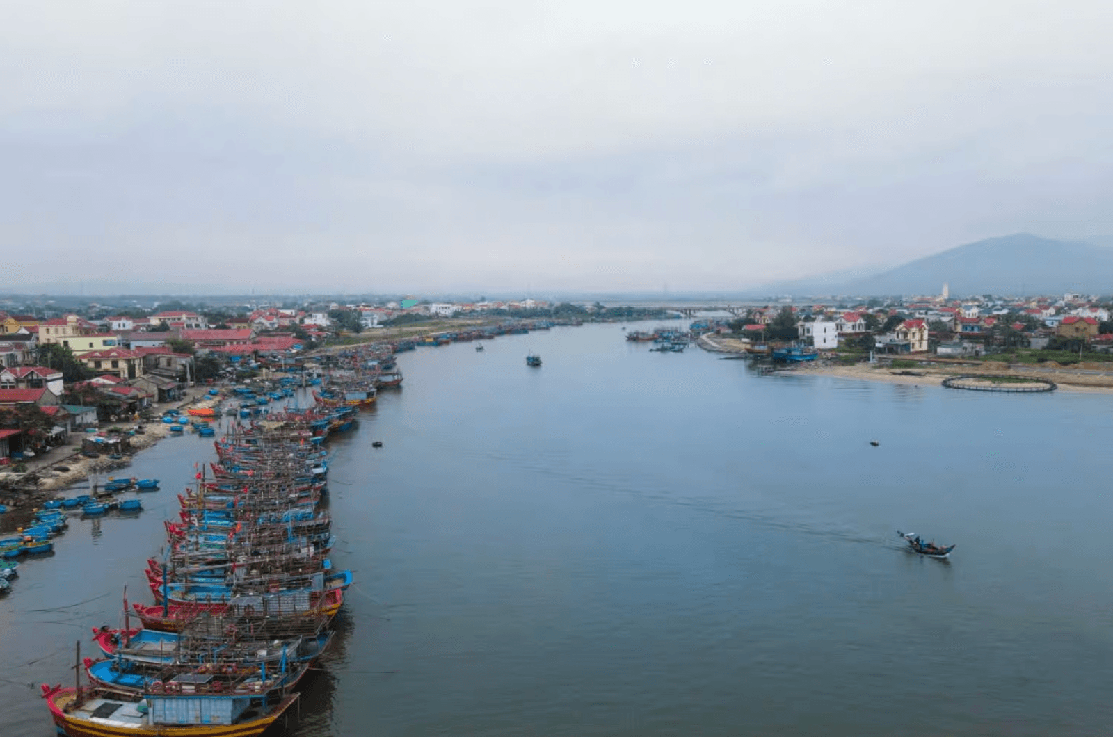 Các làng chài ven biển Nhật Lệ níu chân du khách nhờ vẻ đẹp mộc mạc