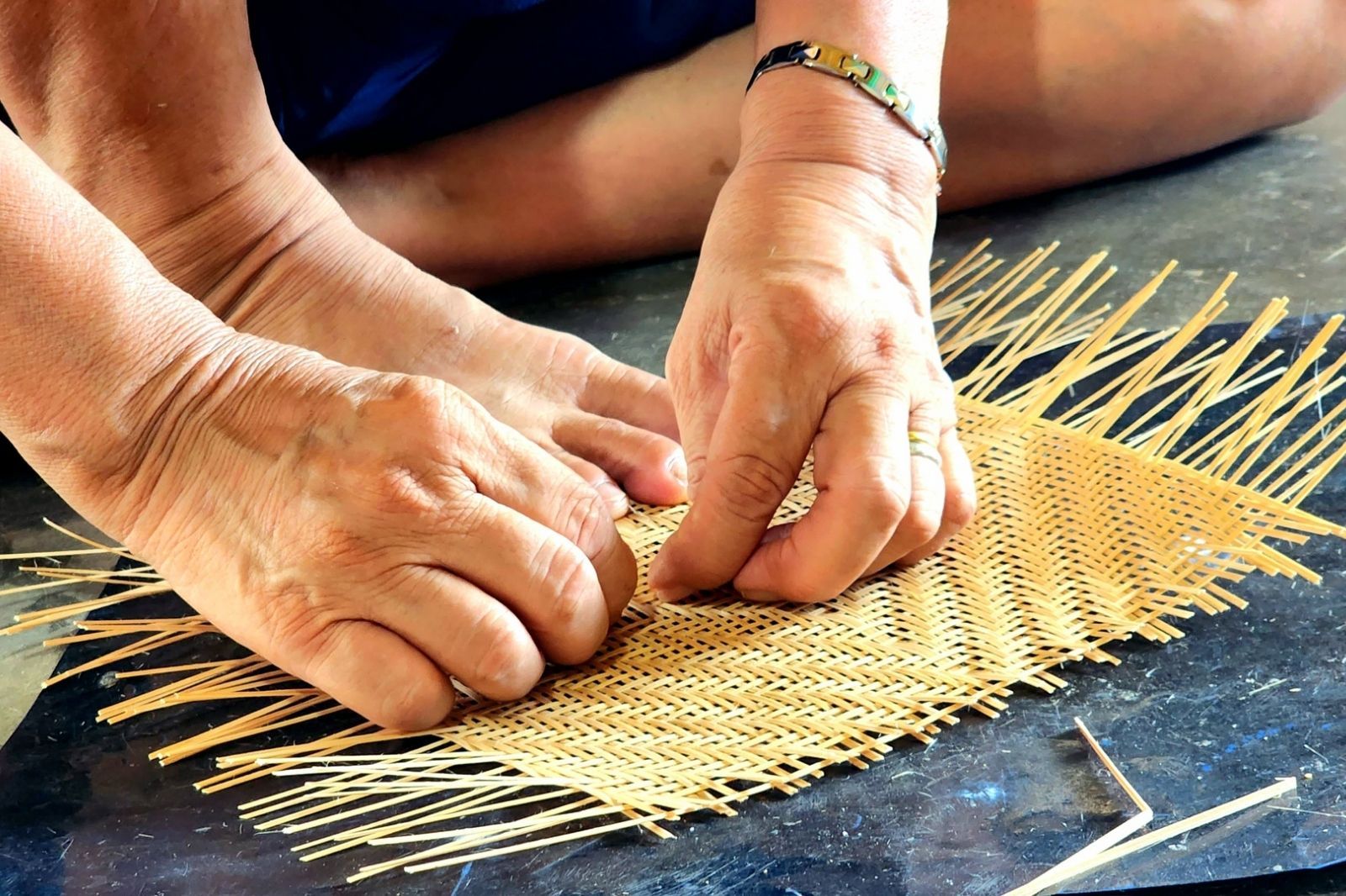 Cái nghề đi lên cùng với sự phát triển của ngôi làng