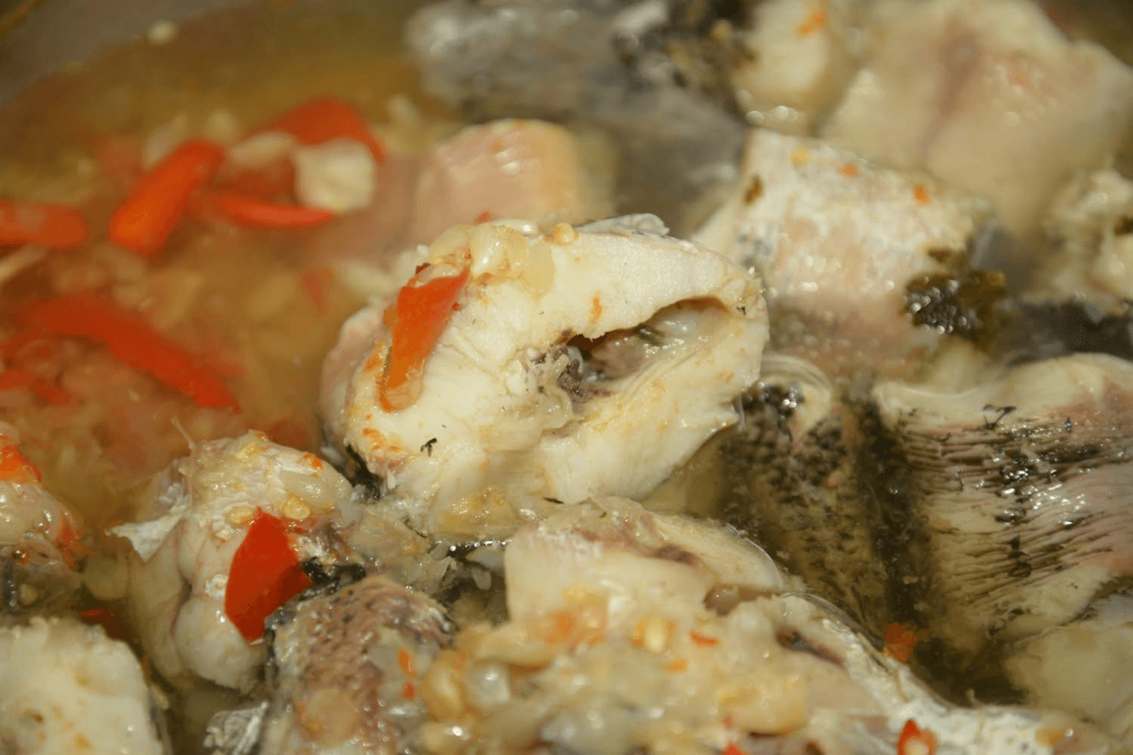 Canh được nấu từ cá lóc đồng