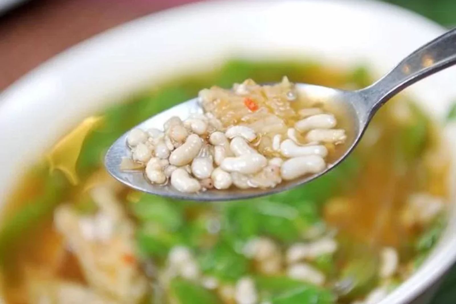 Canh trứng kiến đã gắn bó với người dân nhiều thế hệ