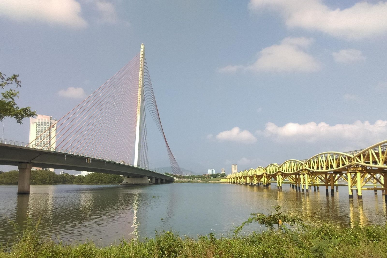 Cặp "song cầu" nổi tiếng Đà Nẵng