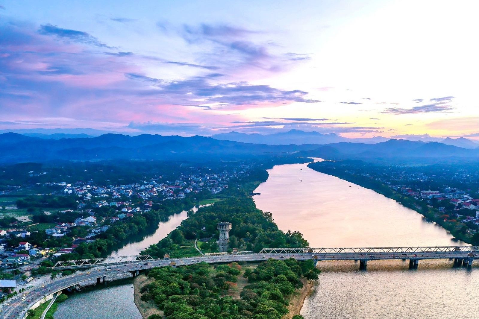 Cầu Bạch Hổ nhìn từ trên cao