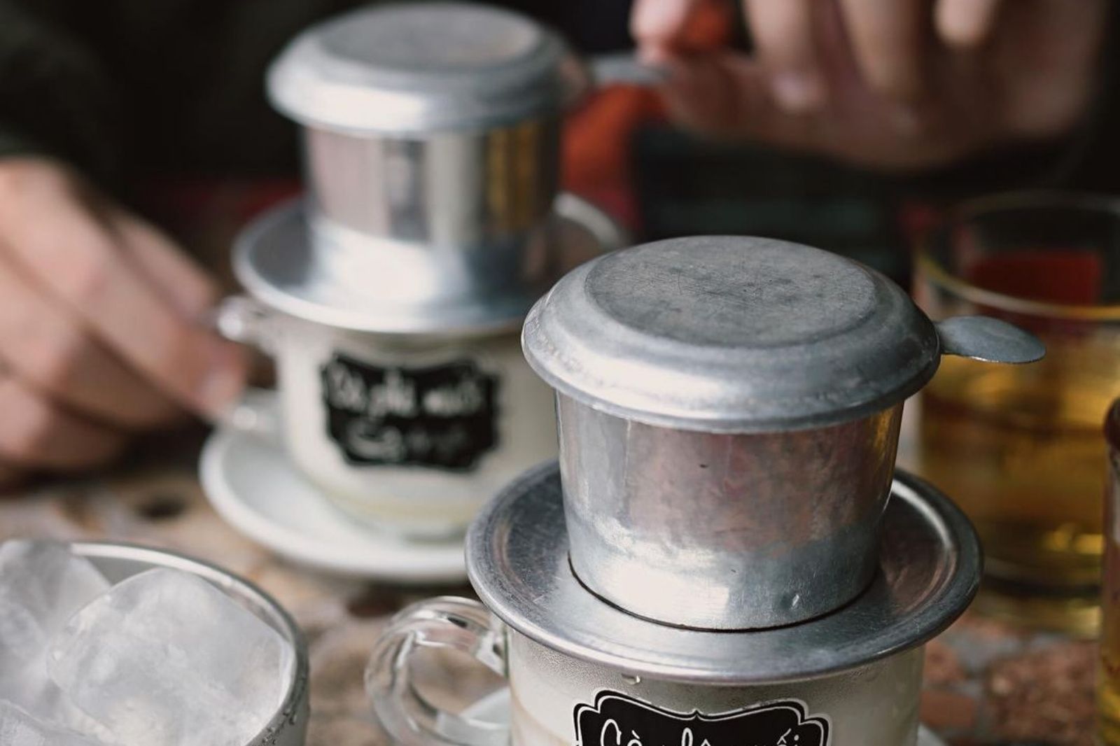 Câu chuyện bất ngờ về nguồn gốc của ly cà phê muối