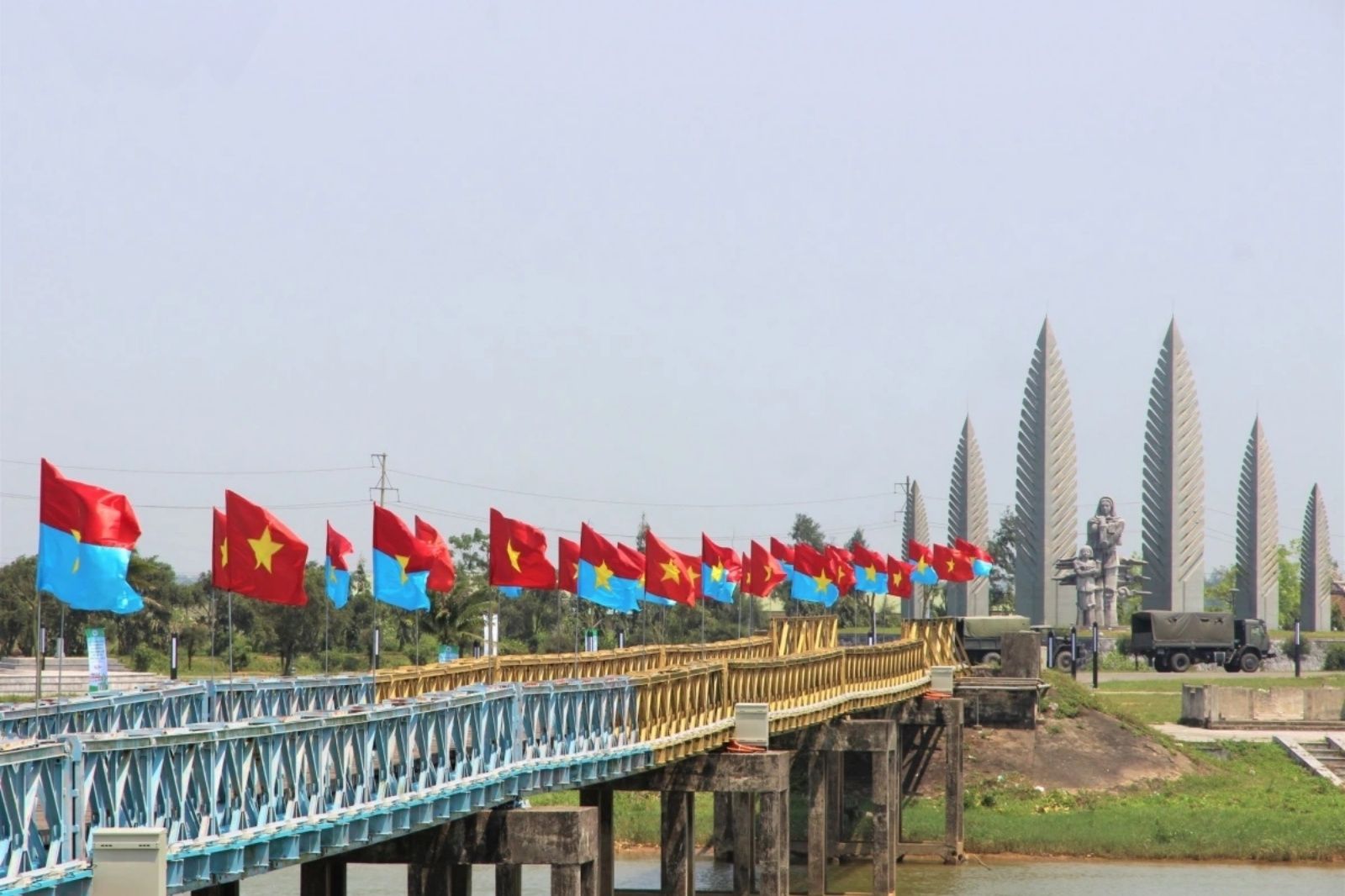 Cầu Hiền Lương - Biên giới giao tranh, chia cắt hai miền đất nước