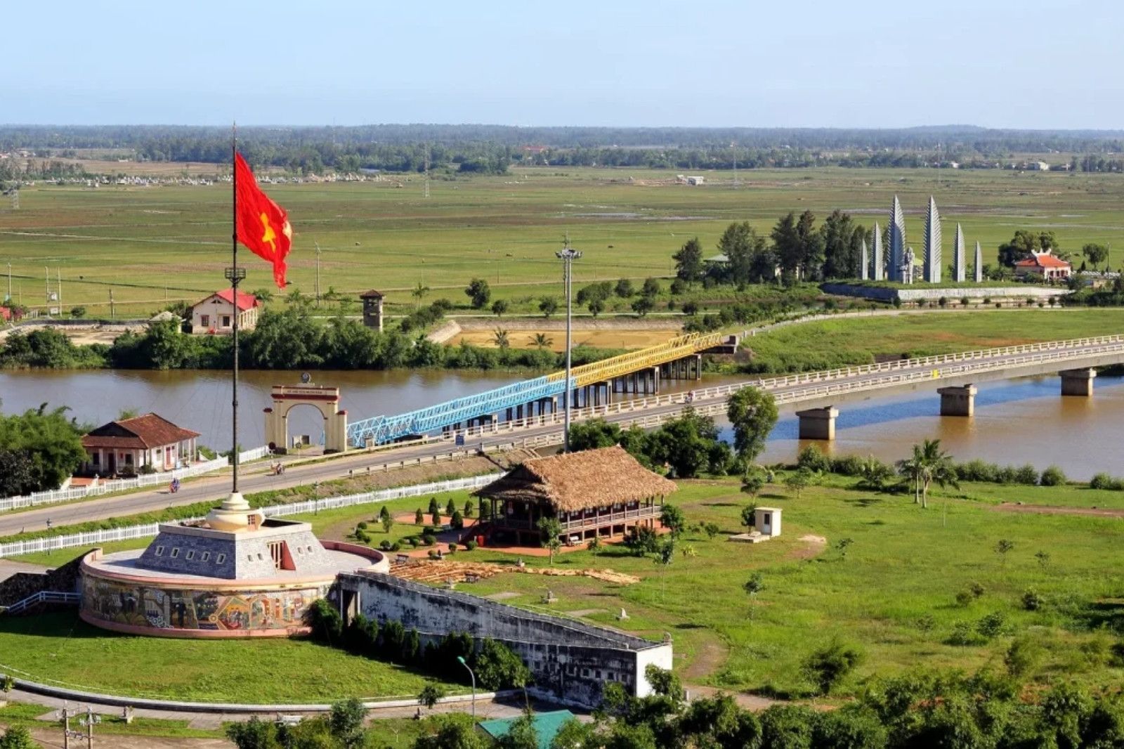 Cầu Hiền Lương và Sông Bến Hải