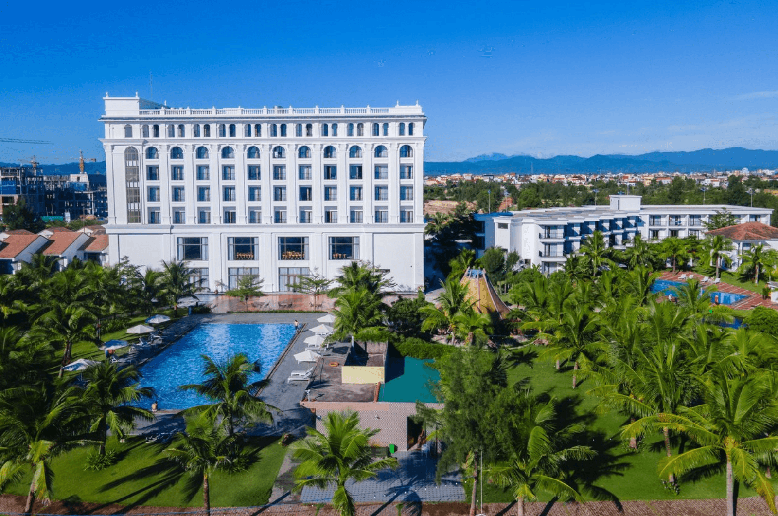 Celina Peninsula Resort gây ấn tượng với kiến trúc hiện đại