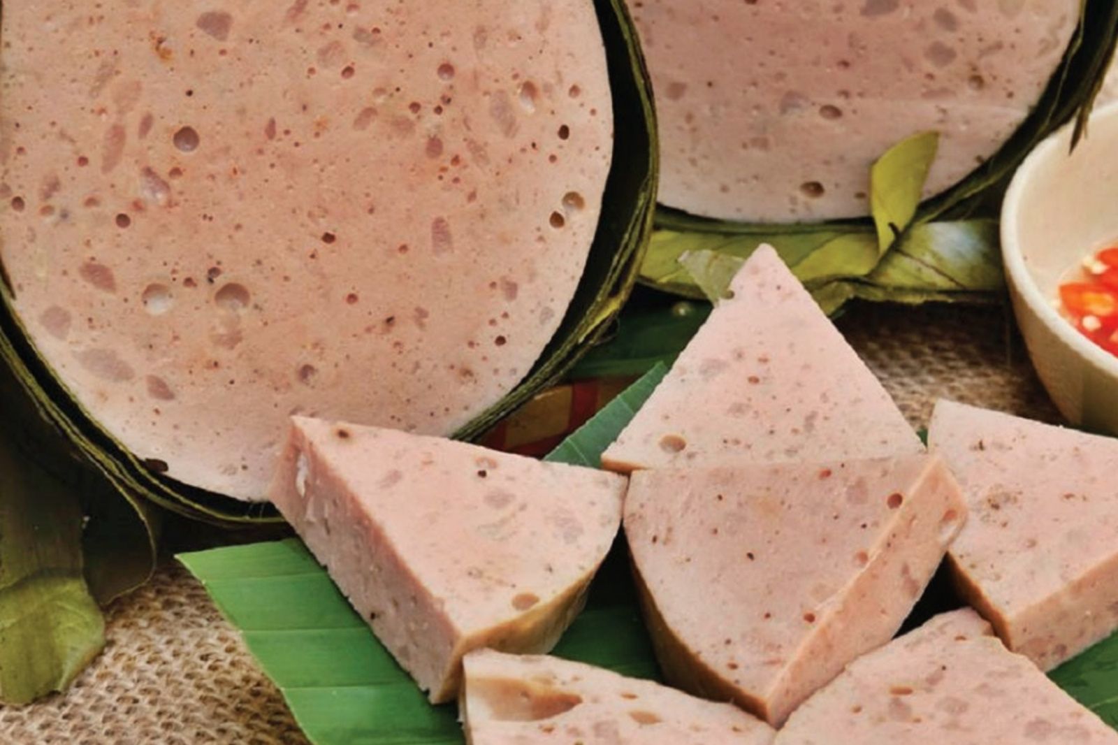 Chả bò Đà Nẵng được chế biến truyền thống theo công thức gia truyền