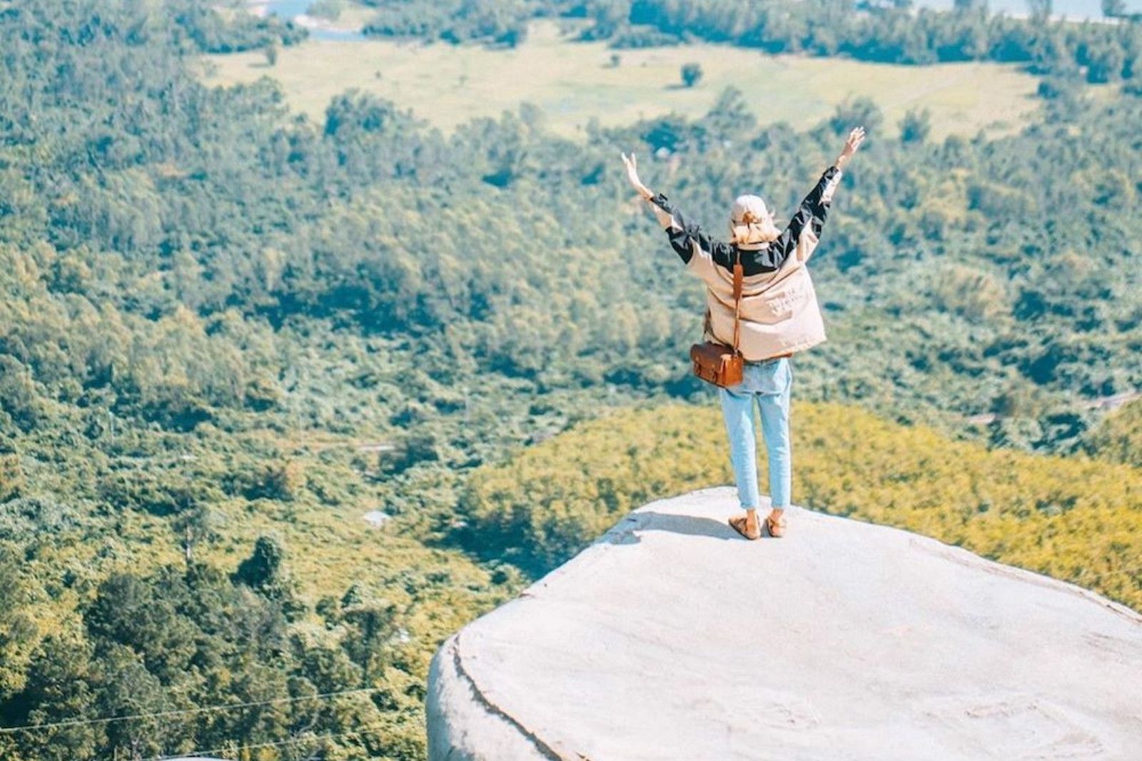 Check-in tại Mỏm đá Cụ Rùa trên Đèo Hải Vân