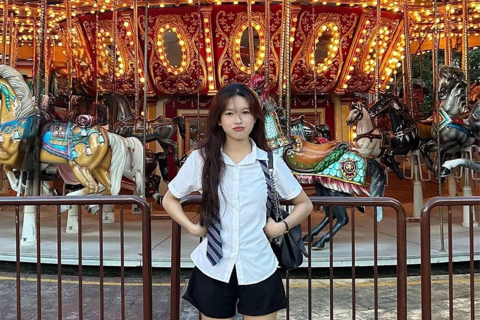 Check-in với vòng quay ngựa gỗ