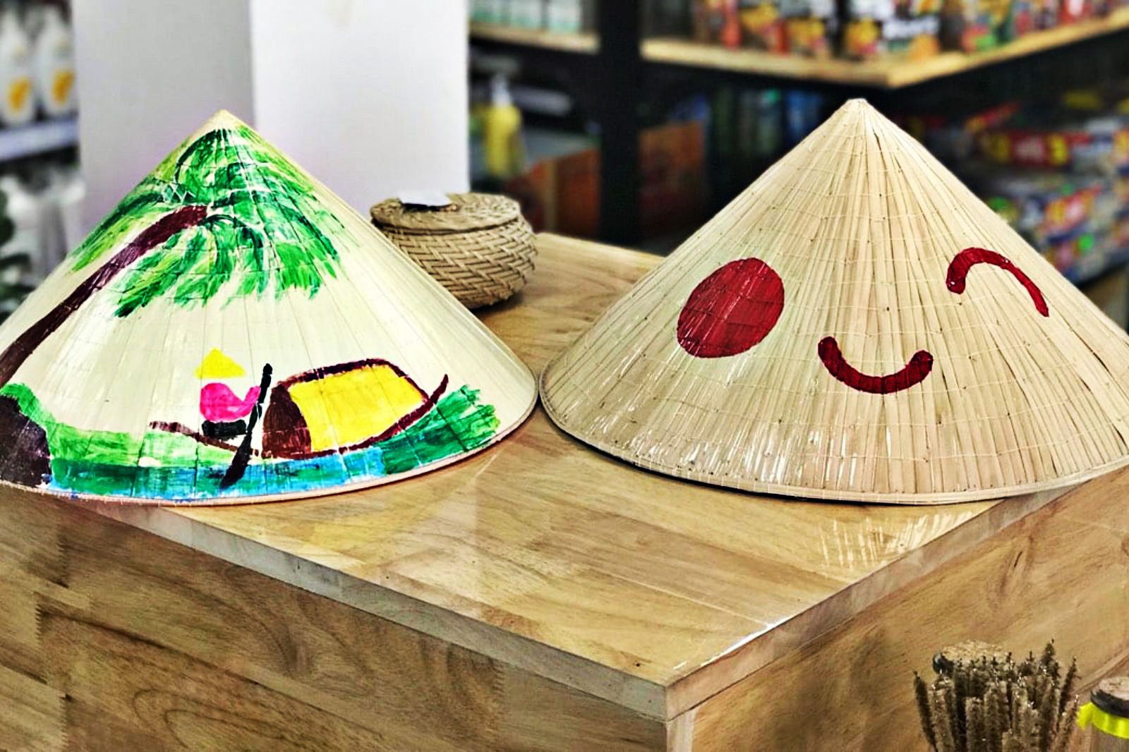 Chiếc nón mộc mạc và chân chất như người dân Lệ Thủy