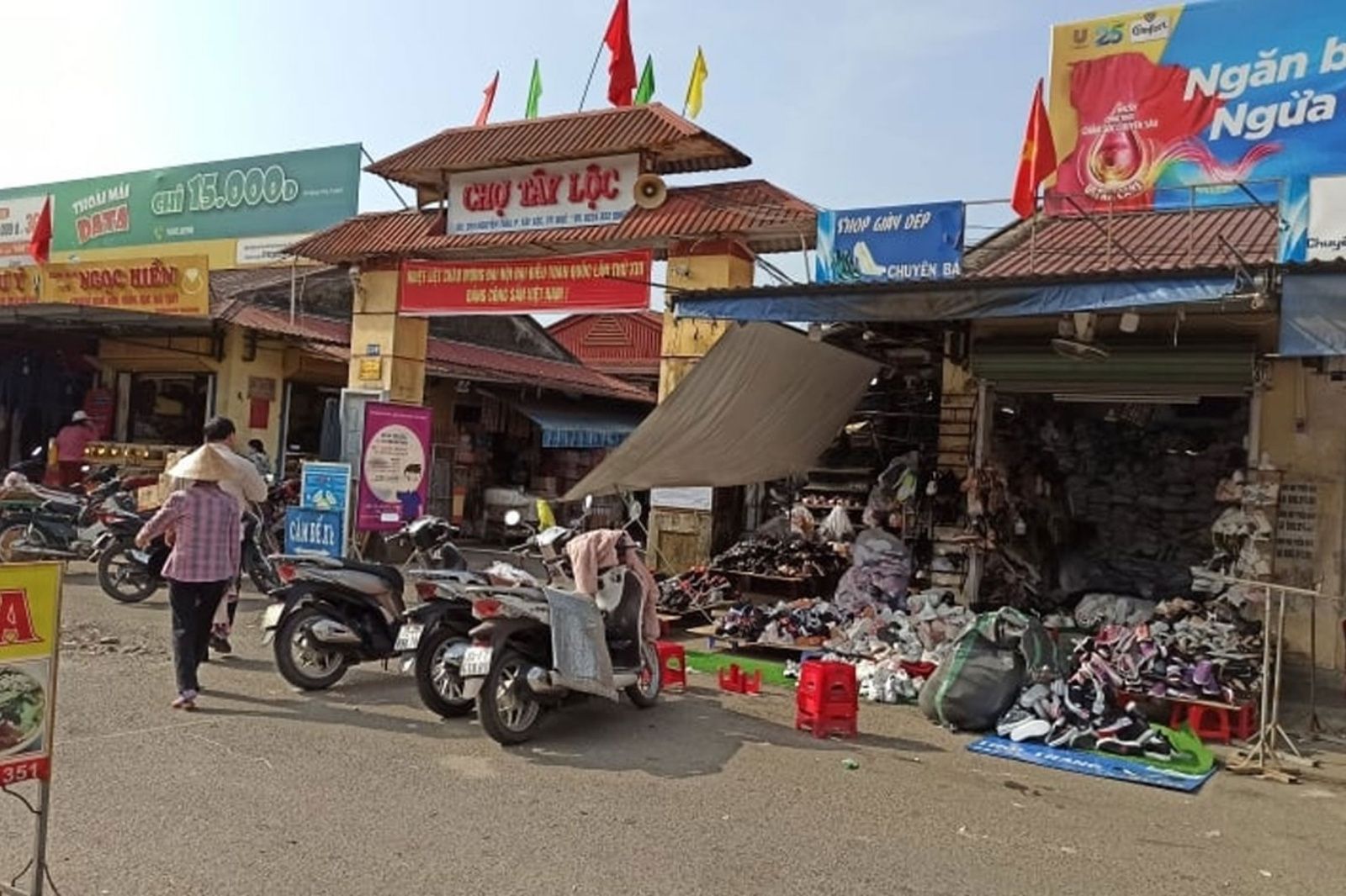 Chợ Tây Lộc Huế