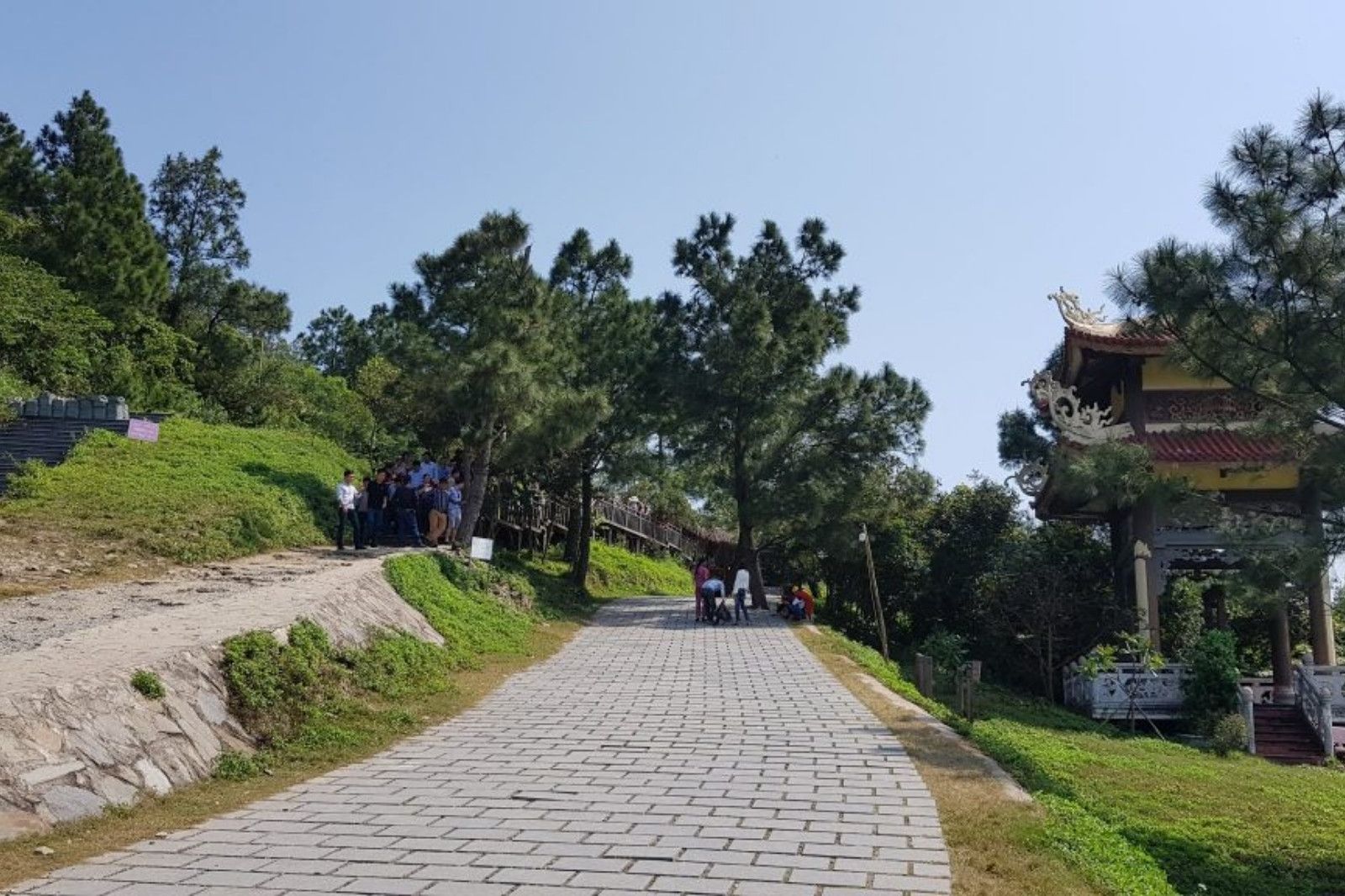Chốn linh thiêng giữa đời thường