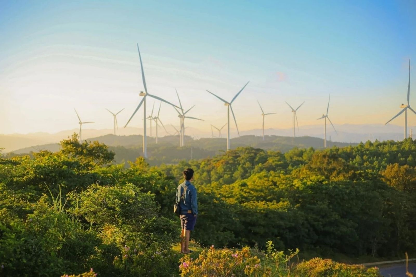 Chuẩn bị áo quần và trang phục chống nóng phù hợp