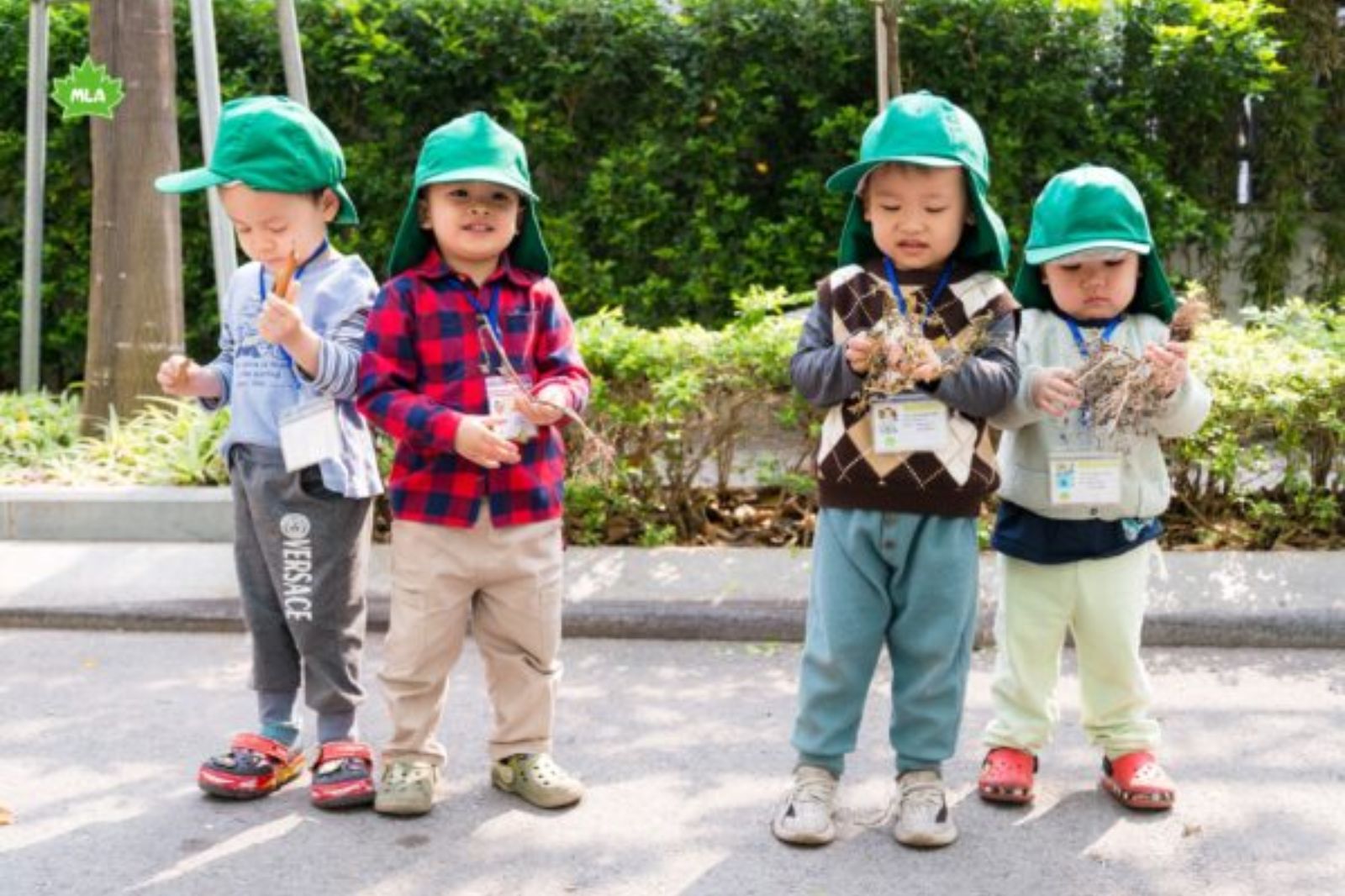 Chuẩn bị mũ nón khi tham gia các hoạt động ngoài trời