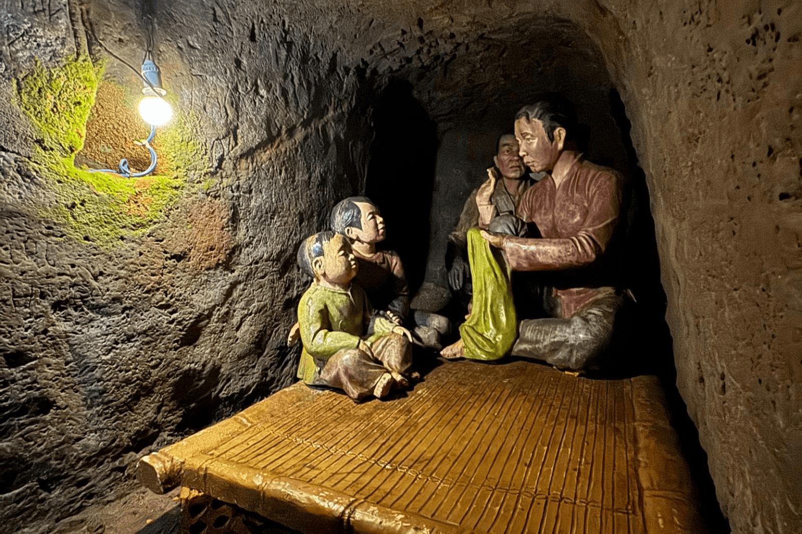 Có nhiều cách để đến địa đạo Vịnh Mốc 