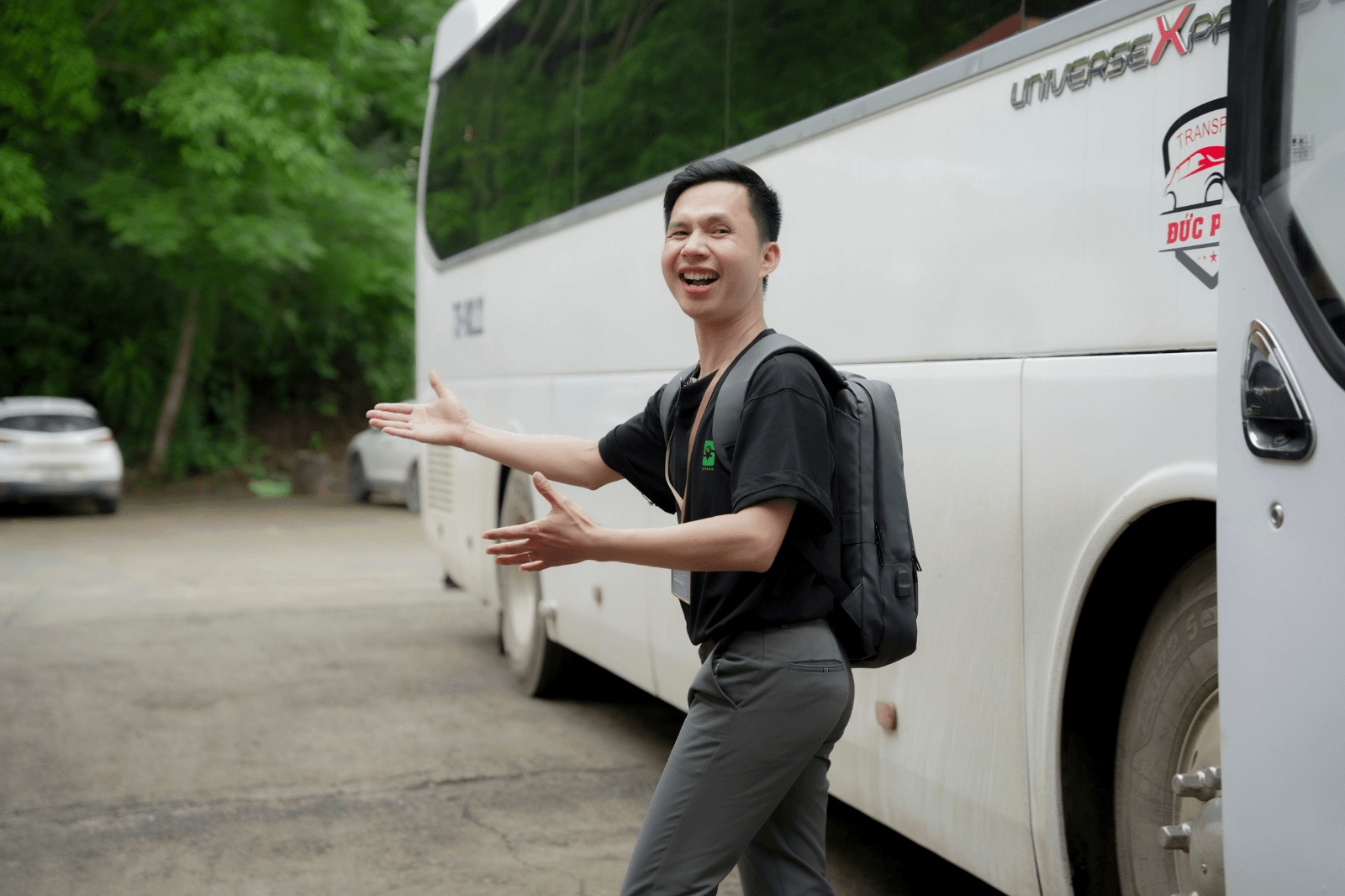 Coach tour thường có nhiều ưu điểm và tiết kiệm hơn 