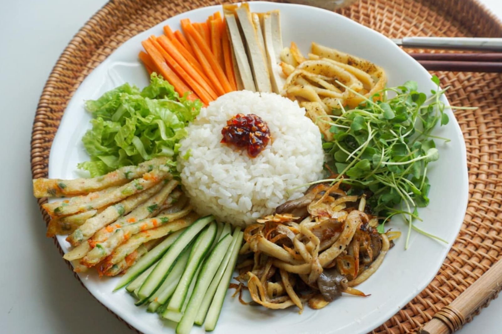 Cơm âm phủ gắn liền với nhiều giai thoại thú vị