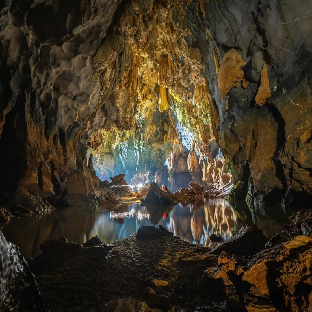 Commander Cave - Dark Cave 1-Day Discovery Journey