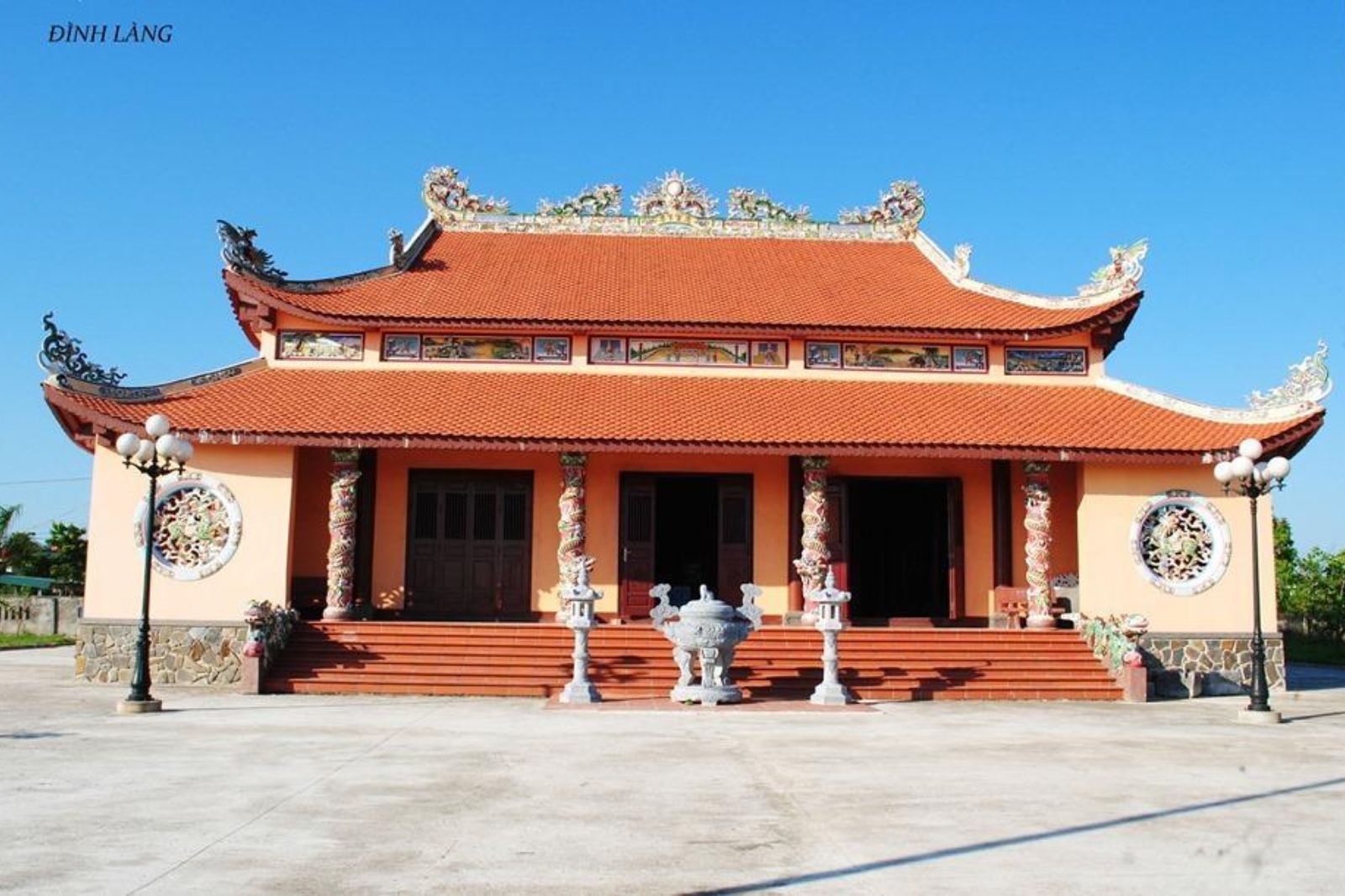 Com cháu làm ăn xa quê vẫn gửi tiền về xây dựng nhà thờ họ