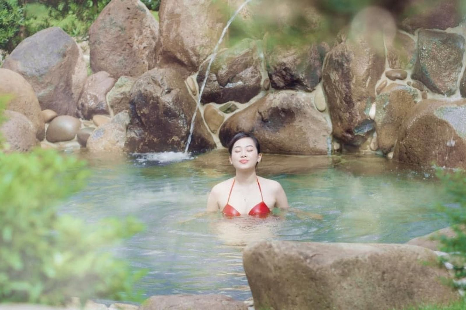 Công dụng tuyệt vời của suối khoáng nóng bang đối với sức khỏe