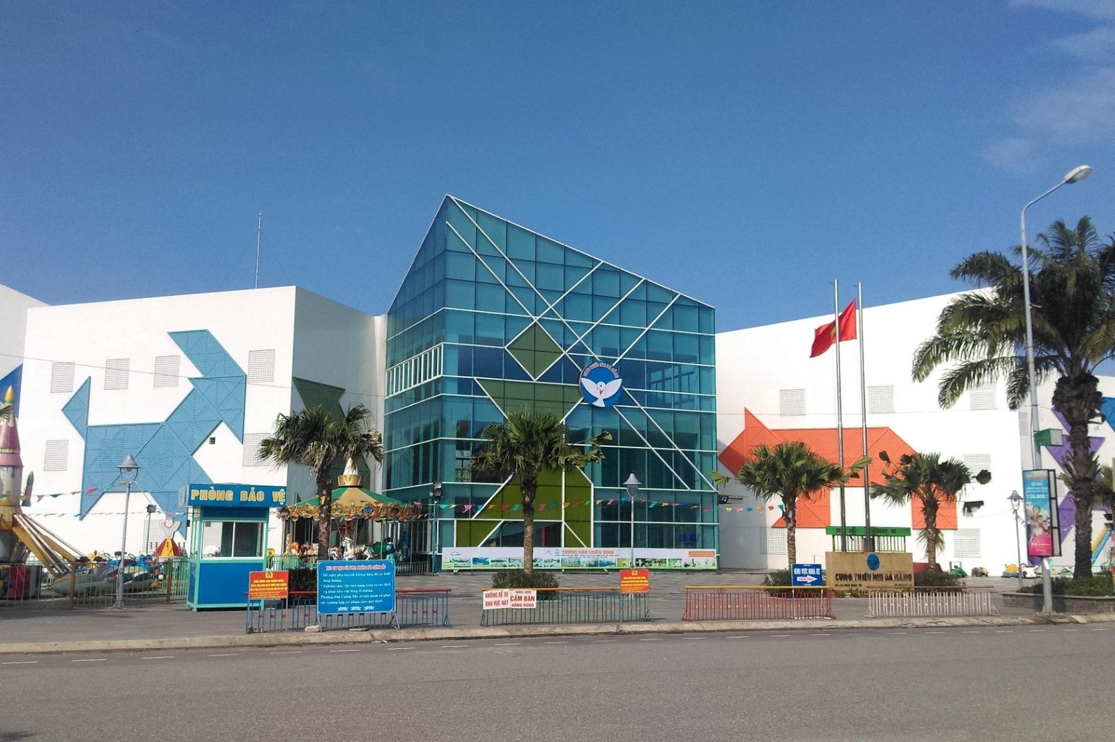 Cung Văn hoá Thiếu nhi Đà Nẵng nổi bật với kiến trúc độc đáo