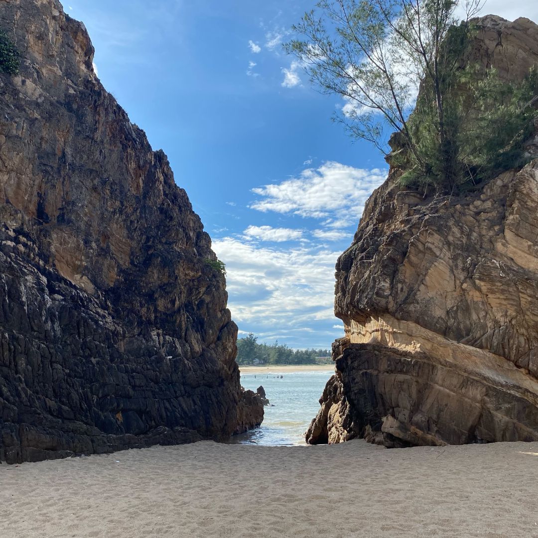Da Nhay Beach