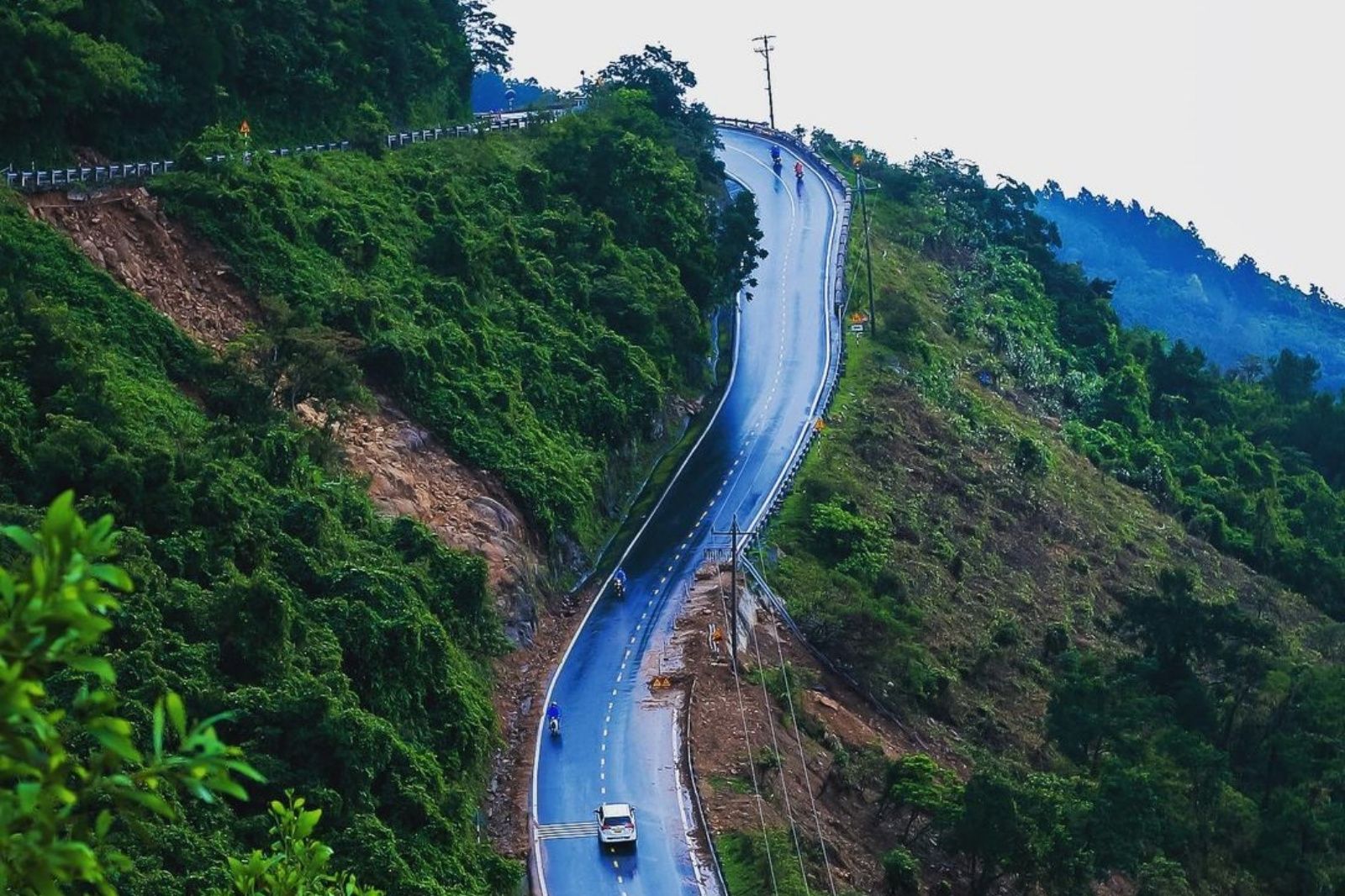 Đà Nẵng có những cung đường phượt đẹp đến ngỡ ngàng