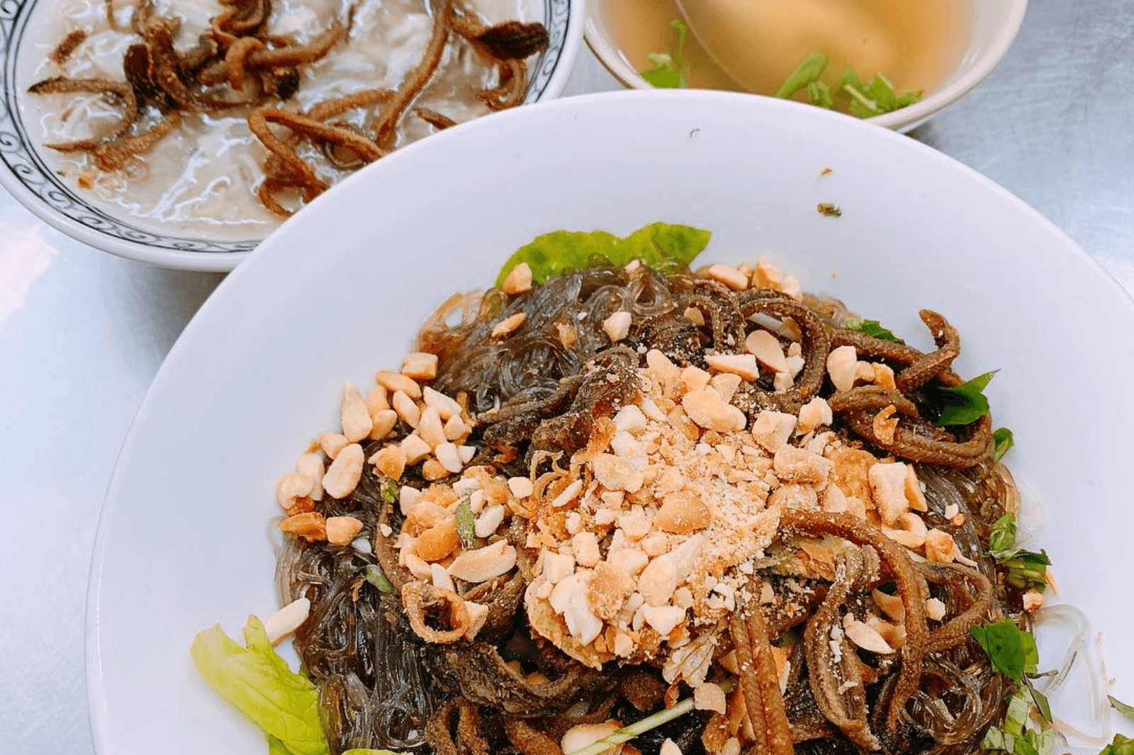 Thêm chút rau sống khi ăn cùng sẽ ngon hơn