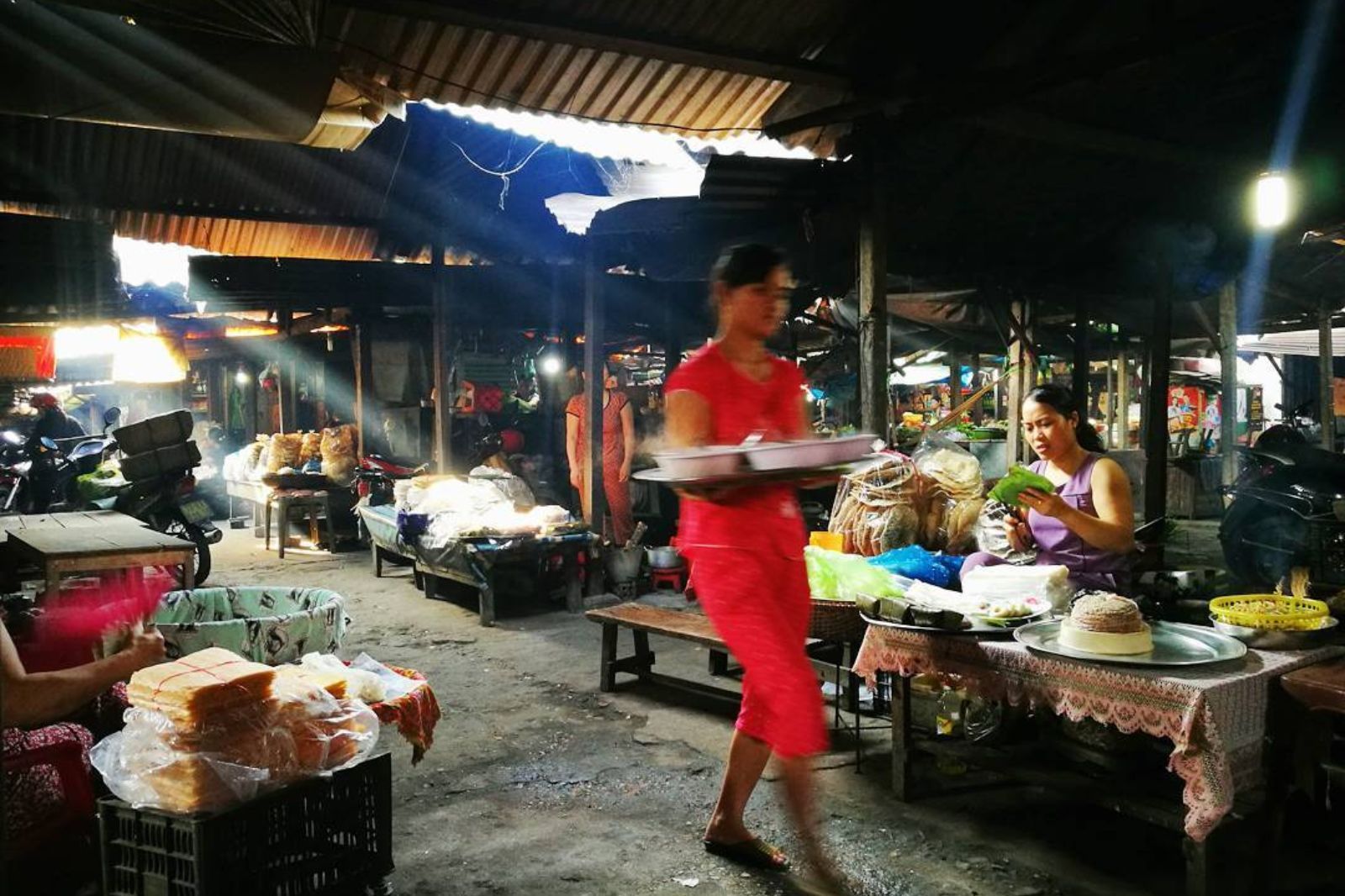 Đến chợ Ba Đồn để thưởng thức món ăn đặc trưng 