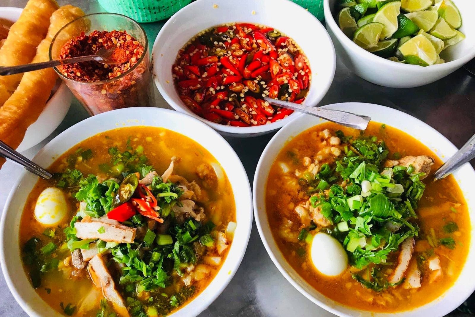 Đến Đà Nẵng đừng quên tìm kiếm một tô bánh canh Ruộng đúng vị