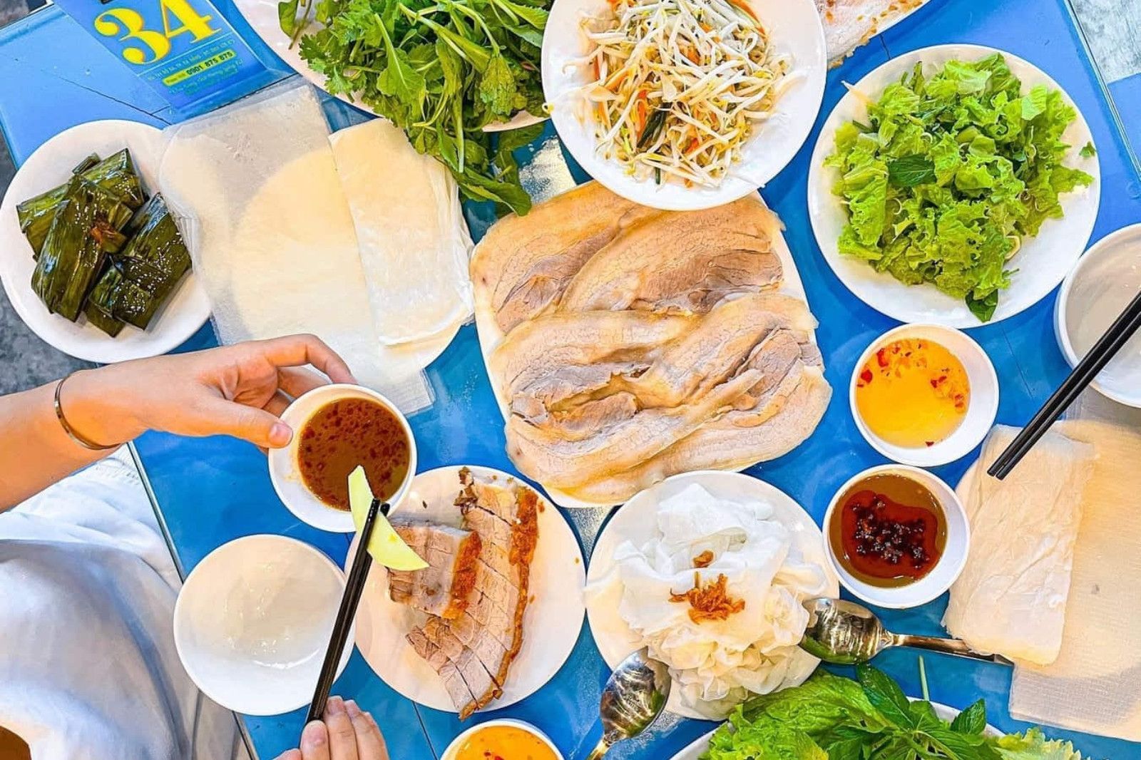 Đến Quảng Trị đừng quên thưởng thức món bánh ướt thịt heo đầy hấp dẫn