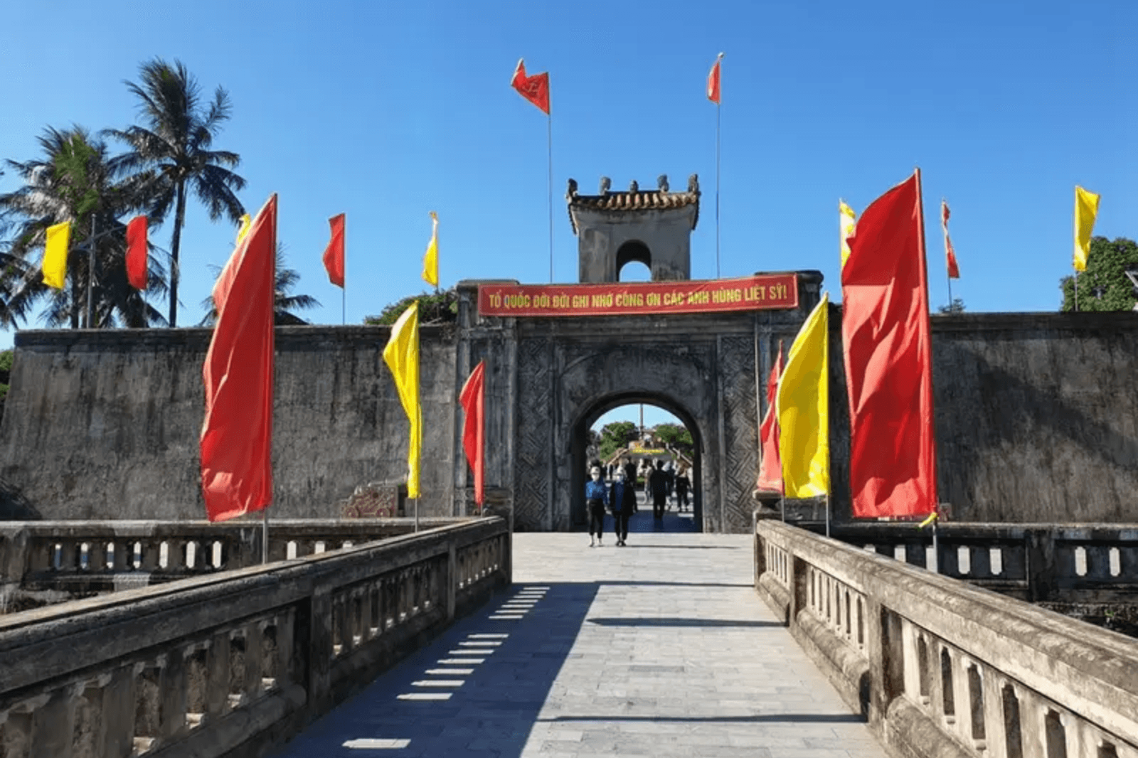 Đến thành cổ ai cũng sẽ cảm nhận được những đau thương mất mát