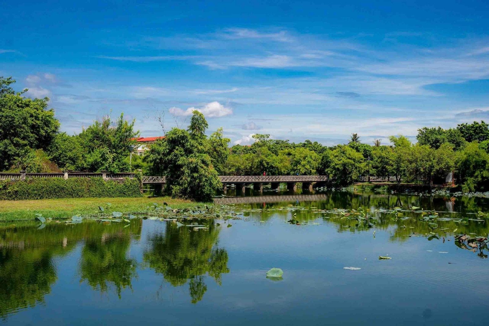 Đến vườn ngự uyển, check-in giữa không gian yên bình