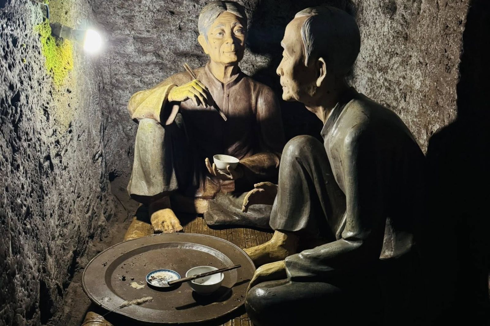 Địa đạo trở thành ngôi làng dưới lòng đất