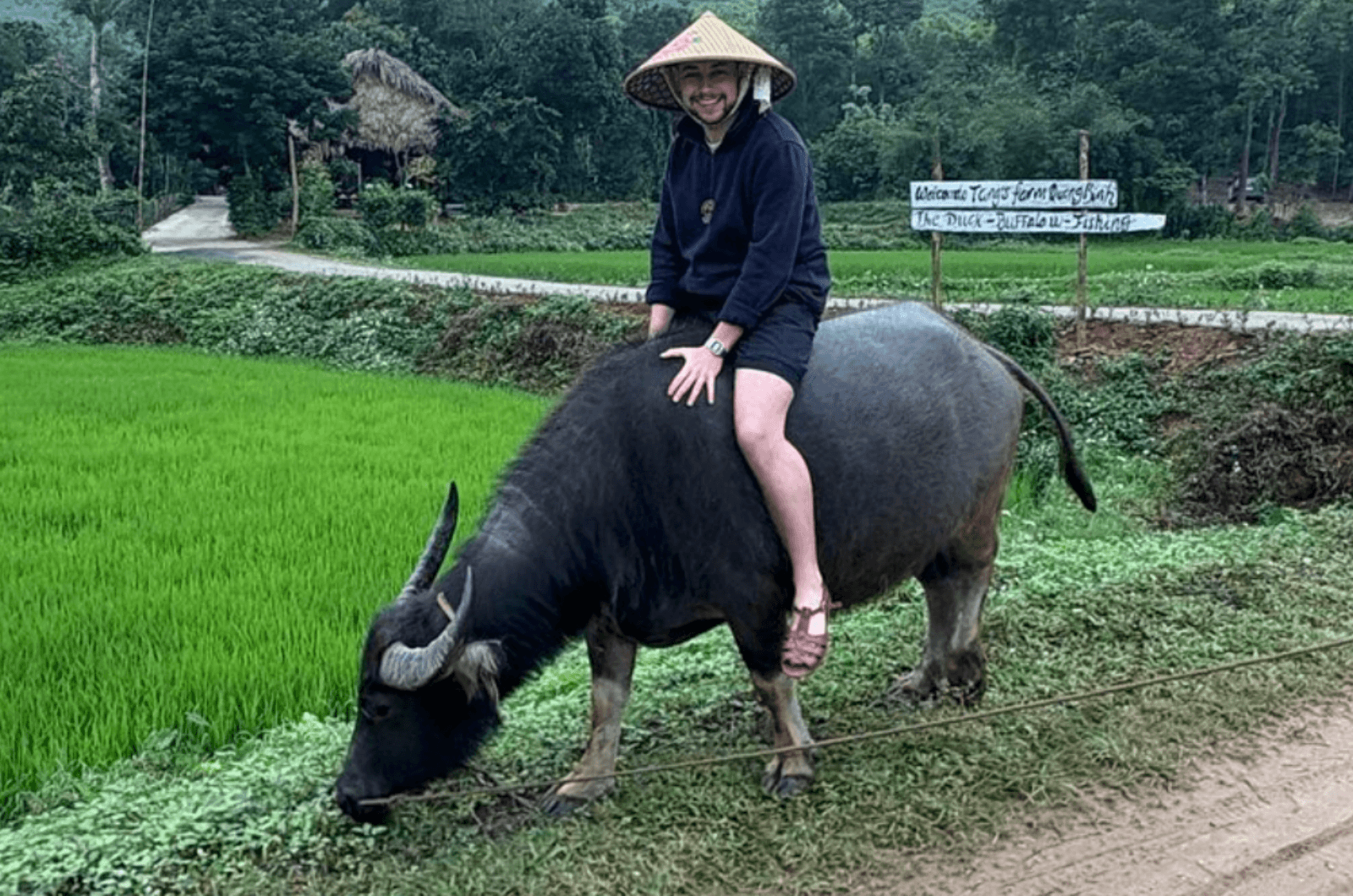 Địa điểm cưỡi trâu, lùa vịt nổi tiếng nhất ở Quảng Bình