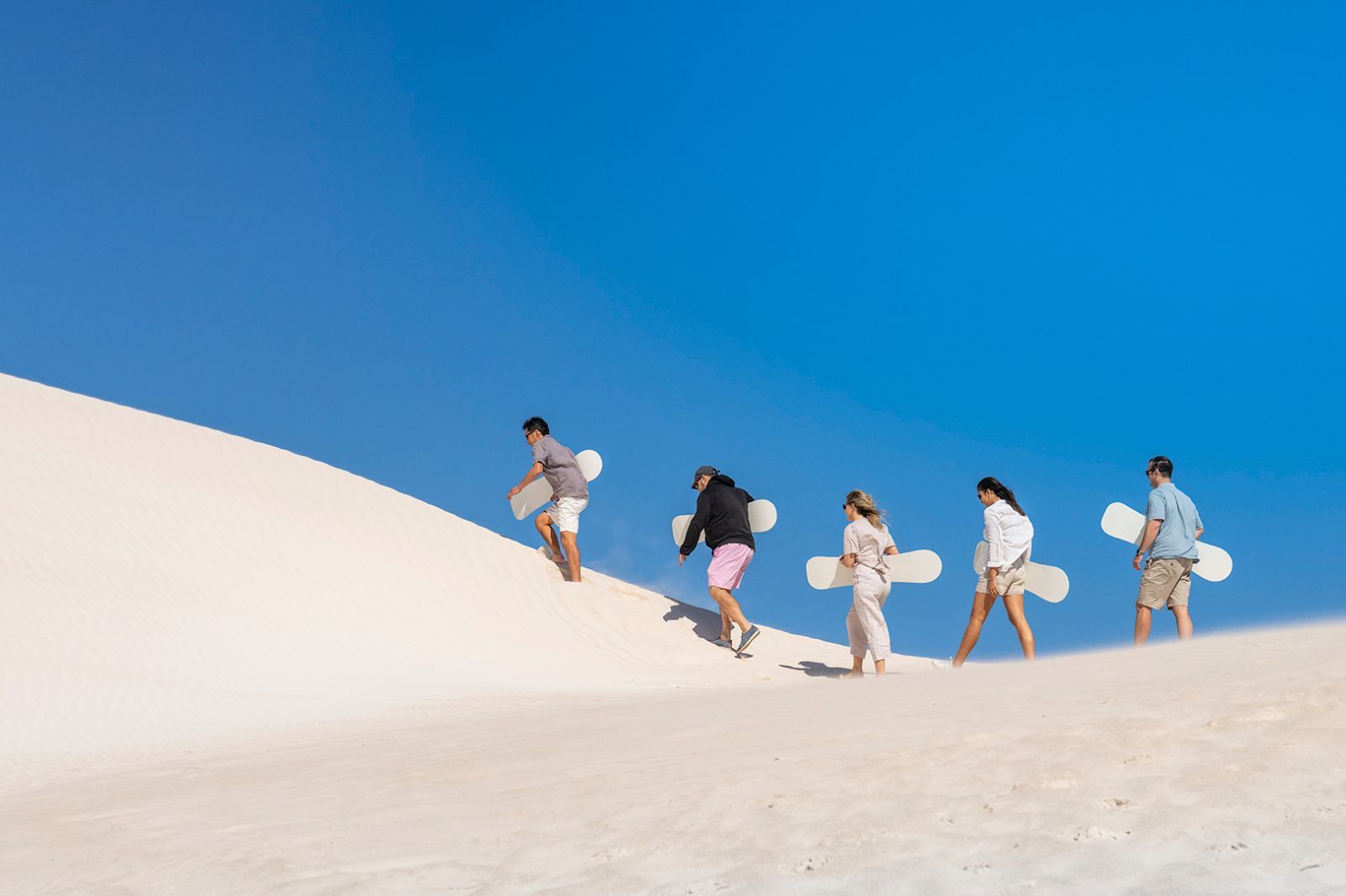 Đồi cát Quang Phú - điểm check-in được yêu thích tại Đồng Hới