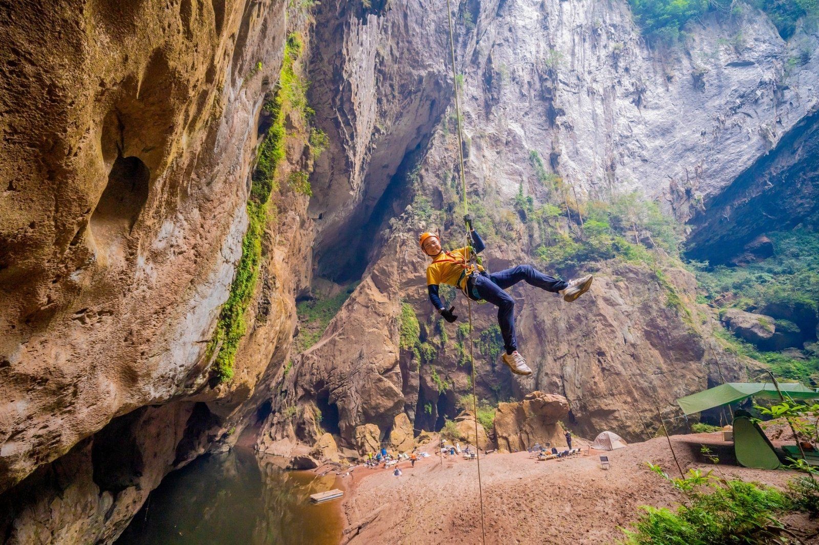 Đơn vị tổ chức tour Hố Sụt Kong